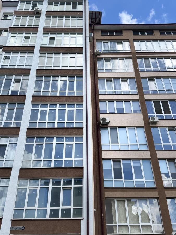 Яблунева, Вовчинець, Івано-Франківська область, Україна