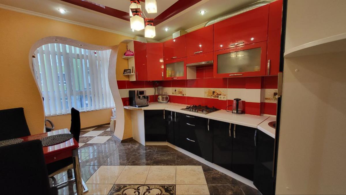 вулиця Івасюка, 10, Івано-Франківськ, Івано-Франківська область, Україна