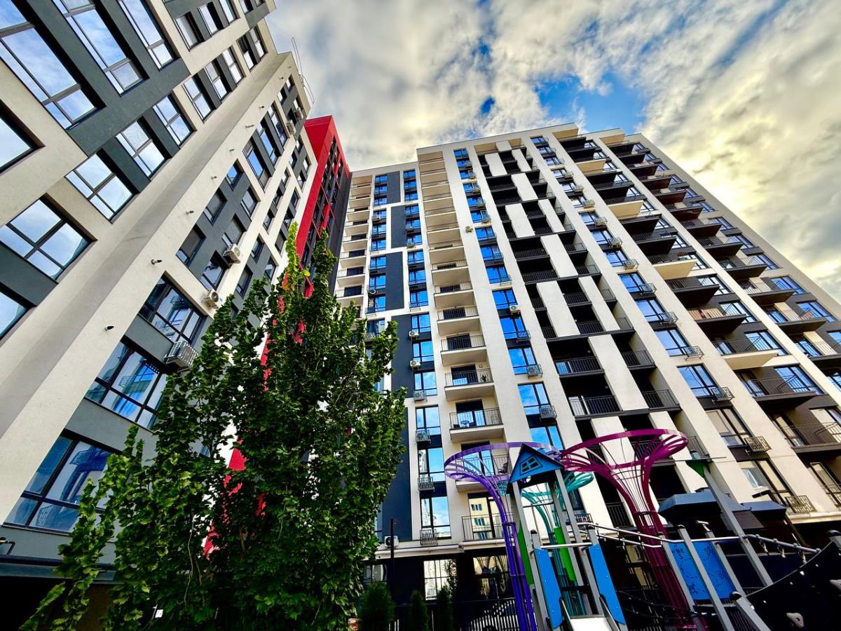 вулиця Євгена Коновальця, Івано-Франківськ, Івано-Франківська область, Україна