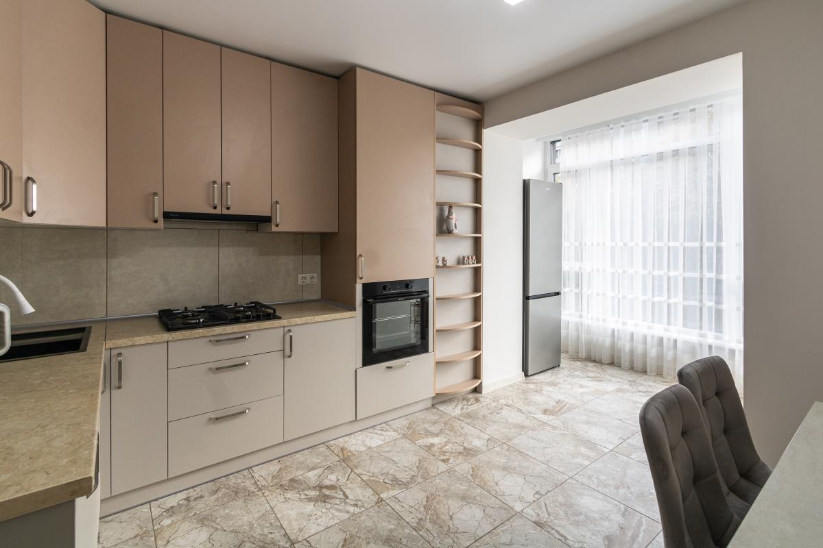 вулиця Миру, Івано-Франківськ, Івано-Франківська область, Україна